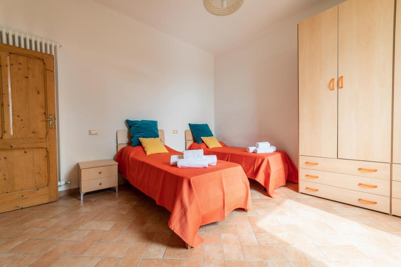 Appartamento Del Divin Pittore Urbino Luaran gambar